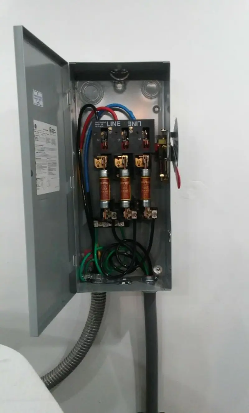 Three-phase disconnect switch installed for Smoke Detector Installation in Yukon
